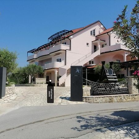 Apartmani Simon Lopar Extérieur photo