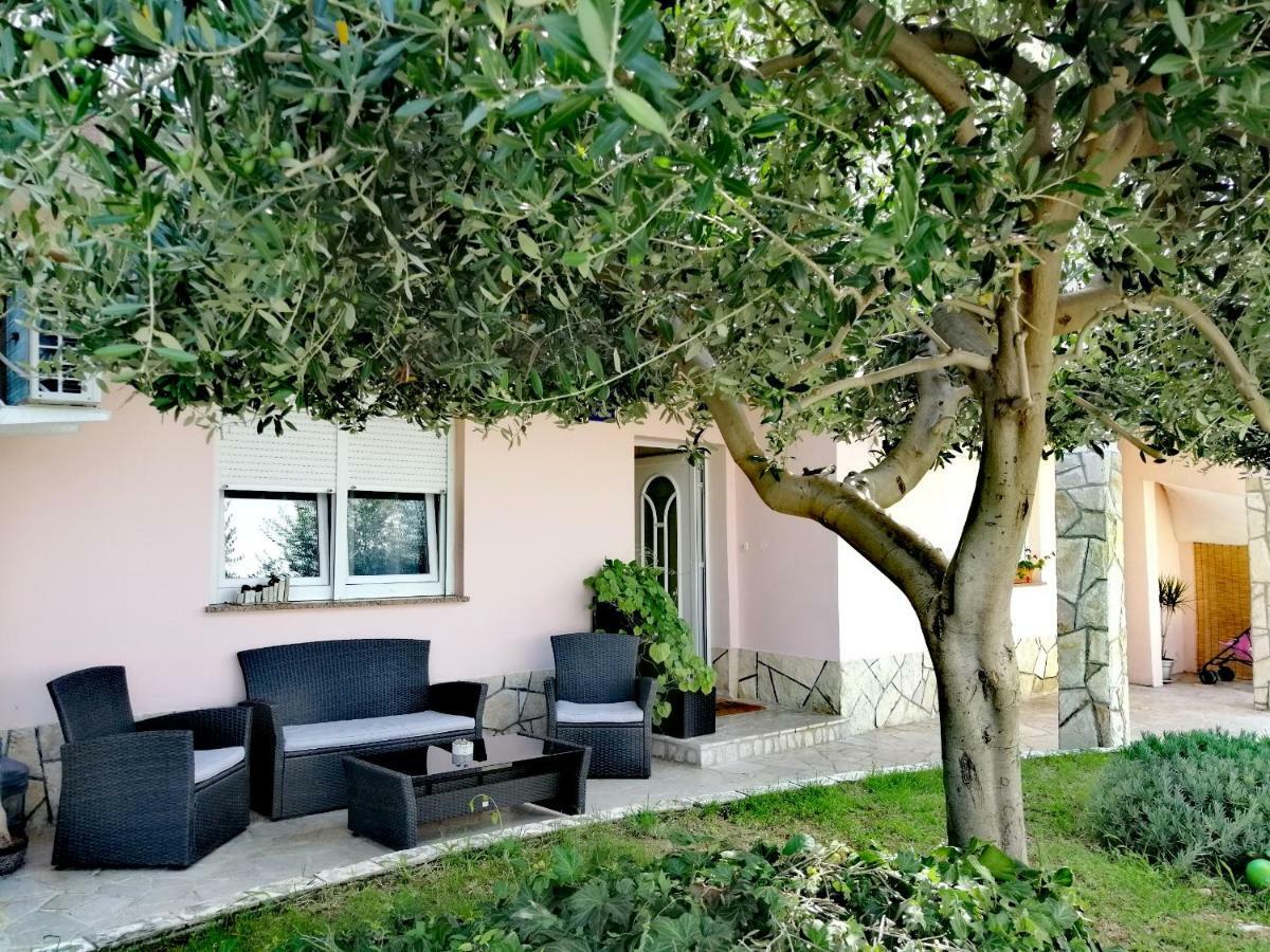 Apartmani Simon Lopar Extérieur photo