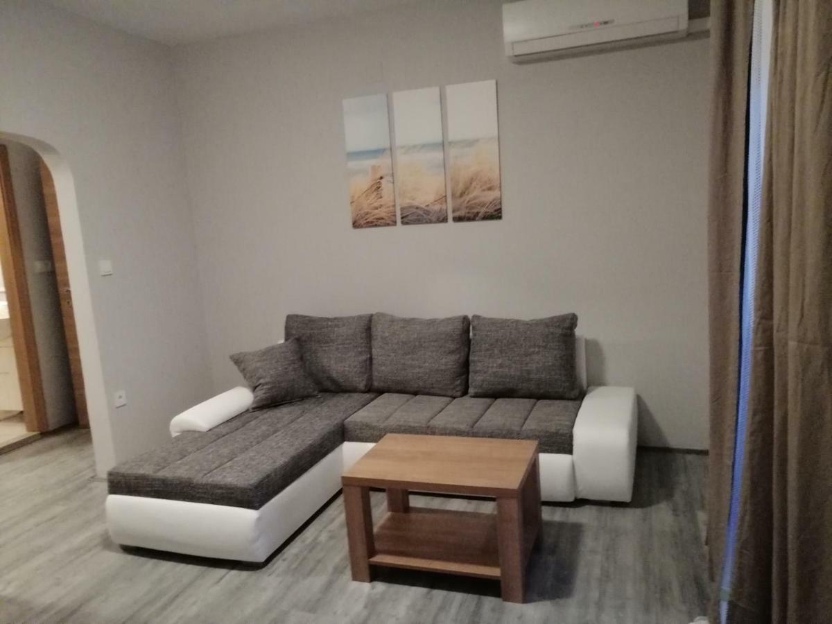 Apartmani Simon Lopar Extérieur photo
