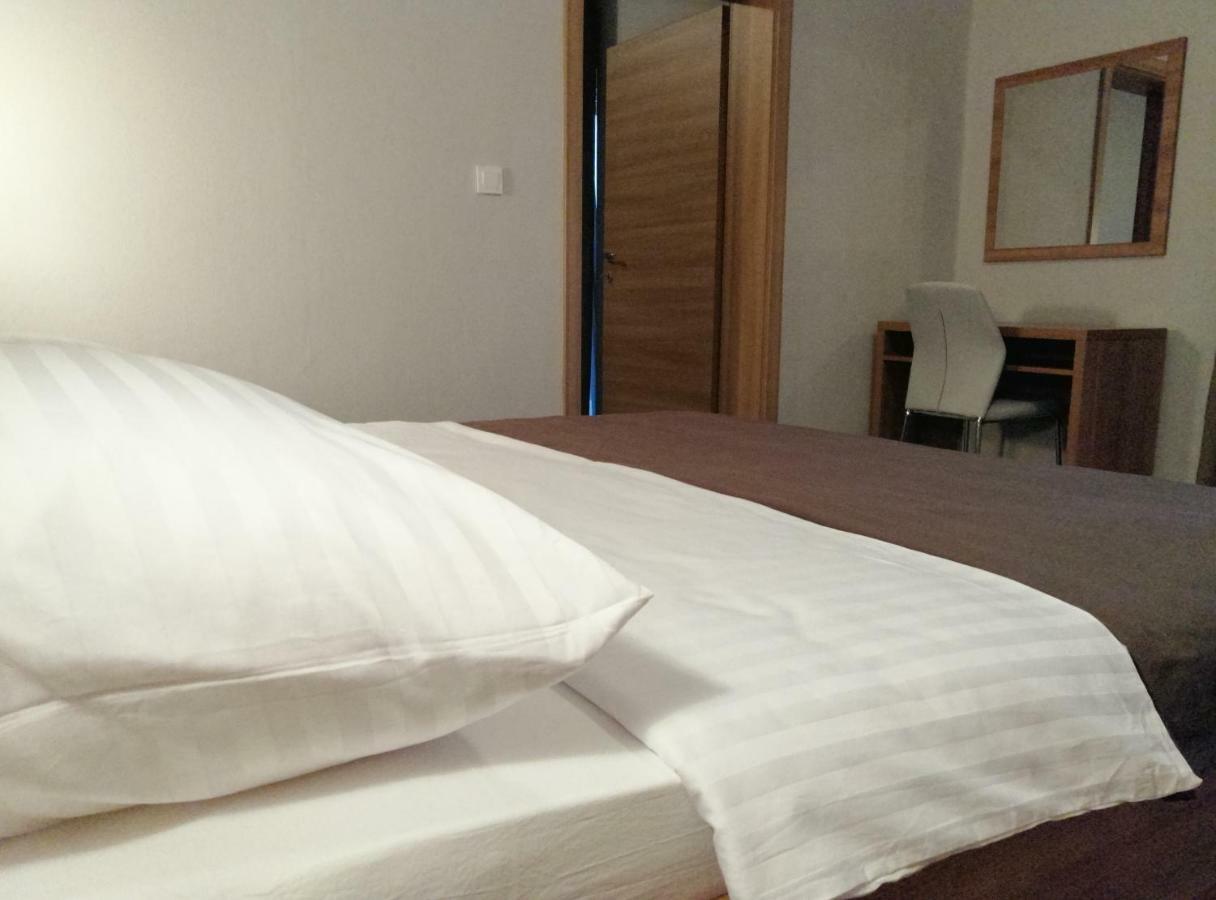 Apartmani Simon Lopar Extérieur photo